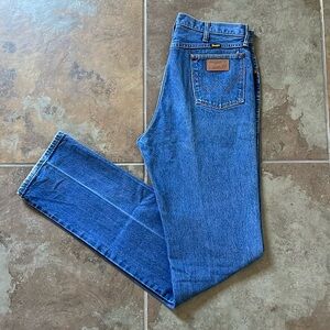 Vintage early 90s wrangler jeans men’s size 36x38, good condition signs of wear